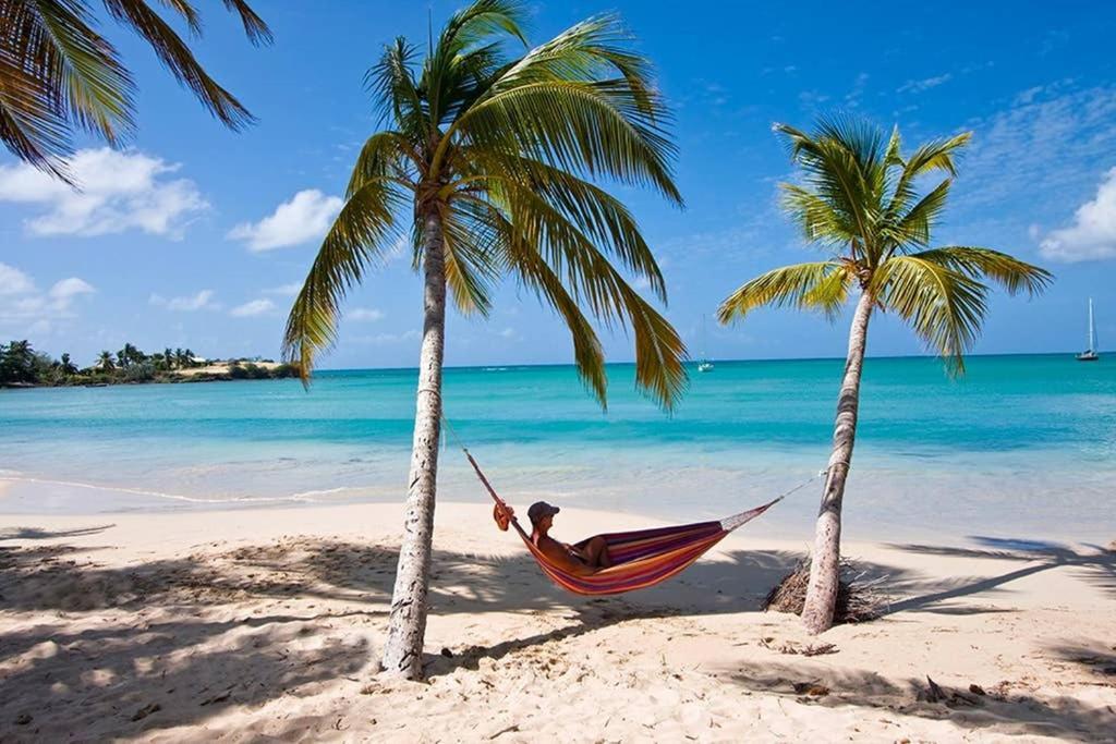 Superbe Studio Ultra COSY à 2 min de la PLAGE Sainte-Anne Extérieur photo