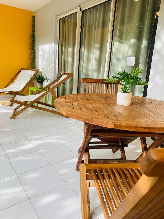 Superbe Studio Ultra COSY à 2 min de la PLAGE Sainte-Anne Extérieur photo